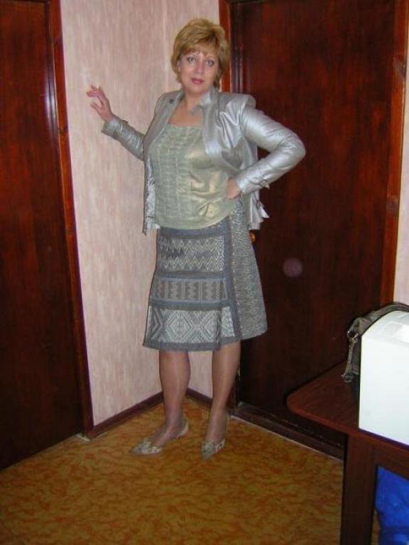 топ, юбка и куртка