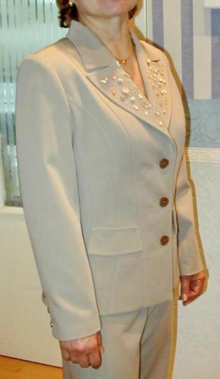 Жакет с расшивкой