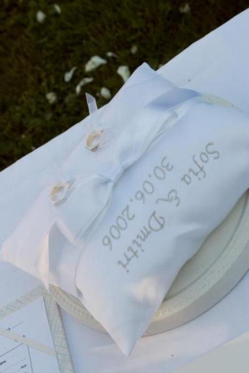 Свадебное платье (кружево), подушка для колец