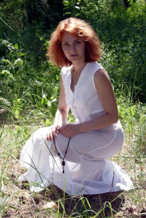 Белое платье - вид сбоку