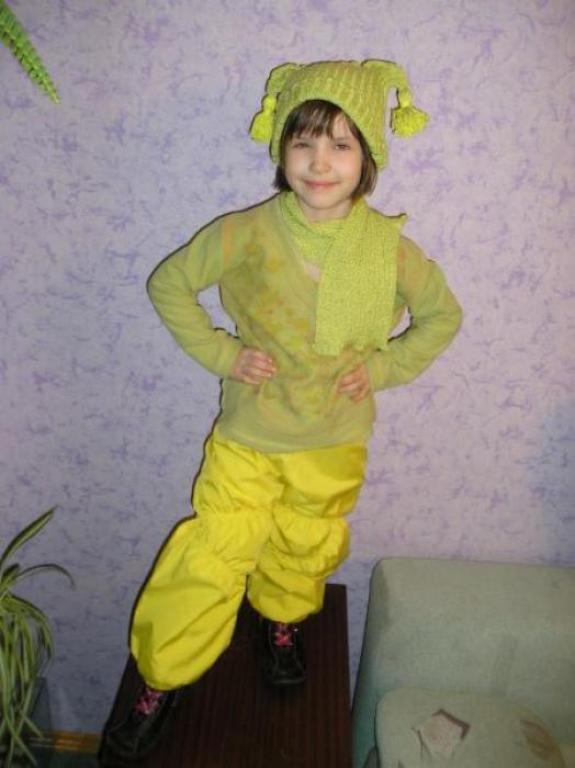 Курка, брюки, ребенку из плащевки +шапка и шарф