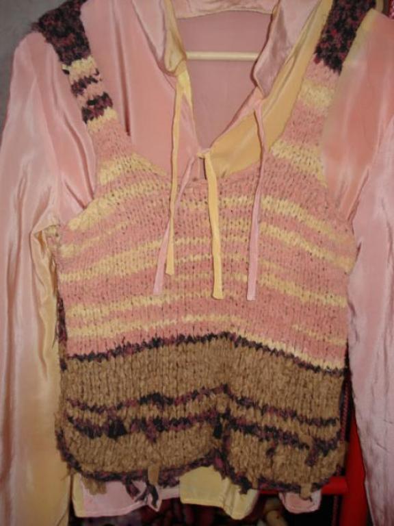 Шелковая блуза+вязанная майка