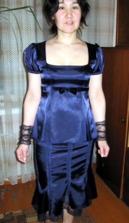 костюм из атласа