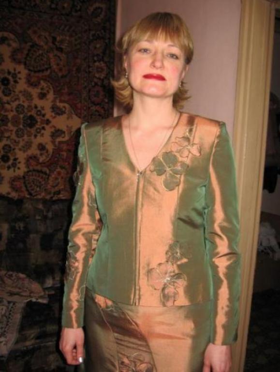 костюм из тафты