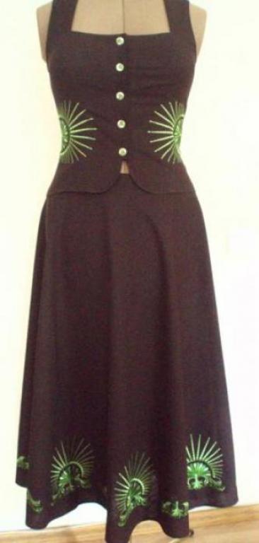 коричневый костюм