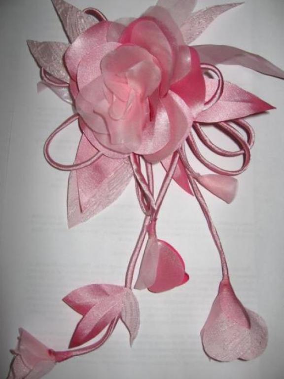 розовый цветок