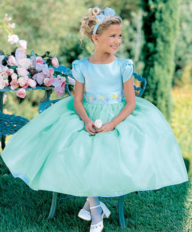 Платье нарядное 