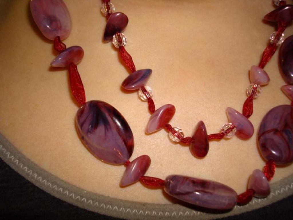 Первые бусы (крупно)