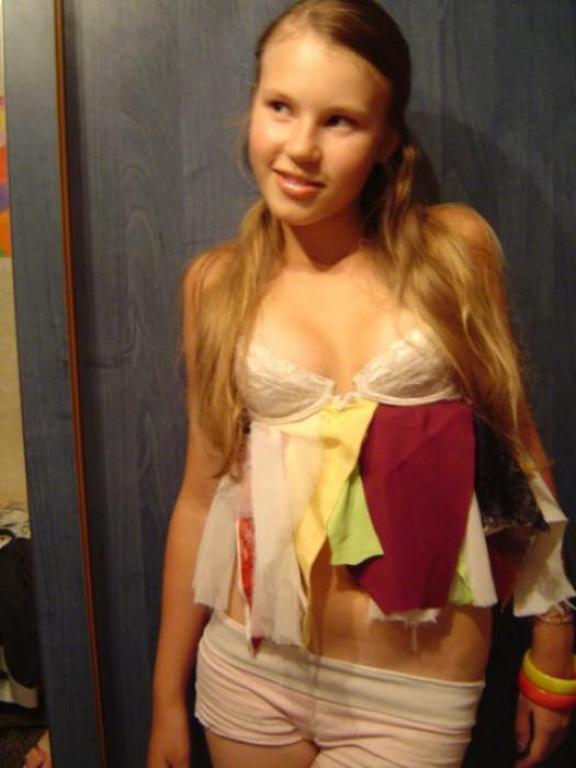 Бюстье из разноцветных лоскутков