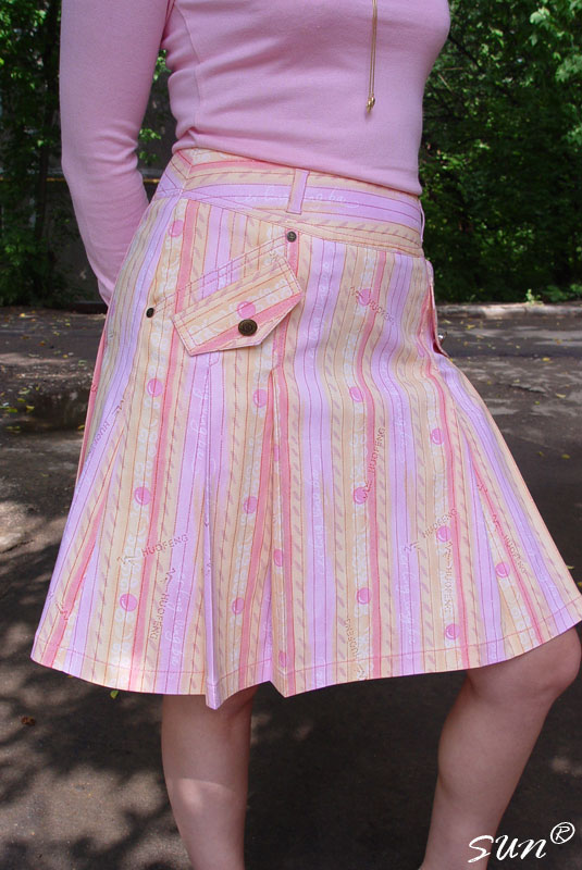 2007 Розовая юбка в складку