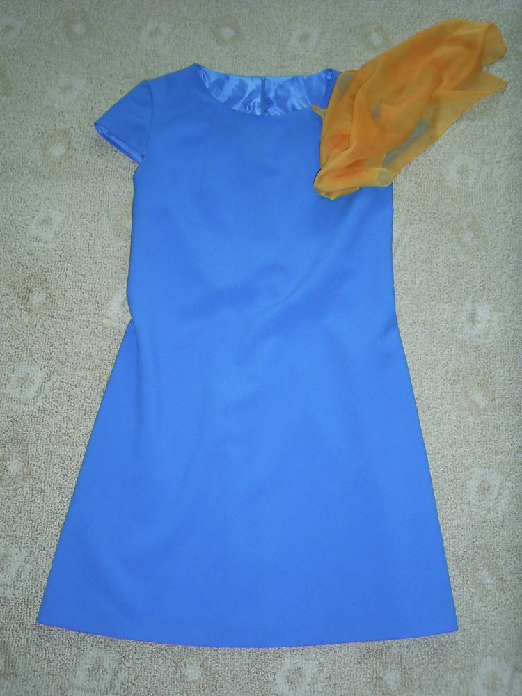 платьев много не бывает...