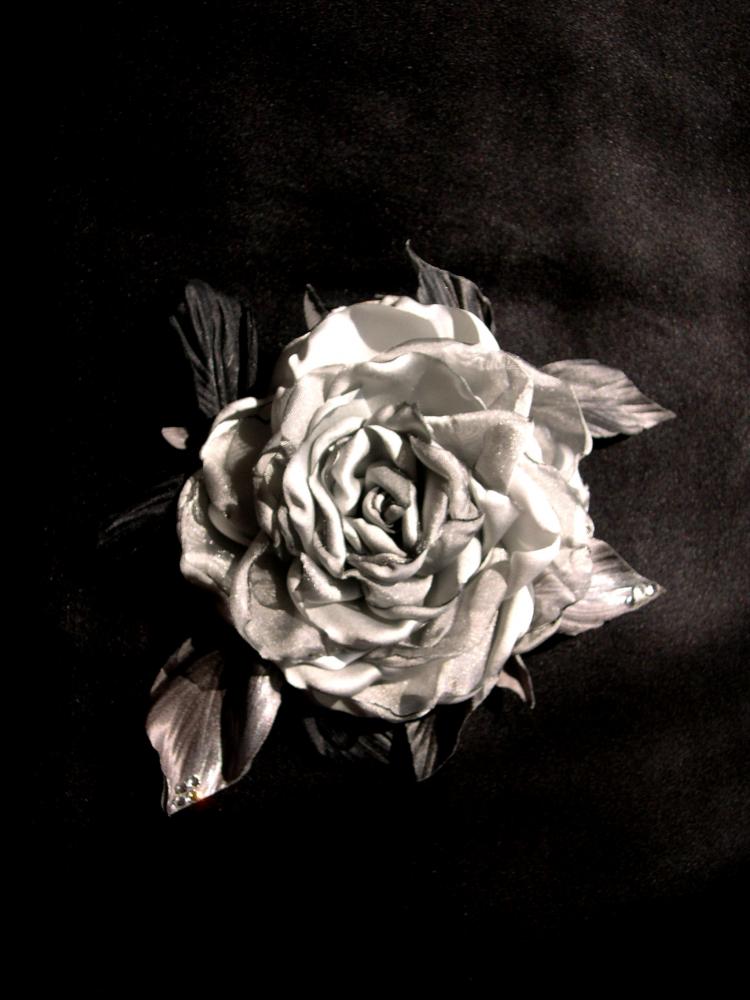 Декоративные цветы из ткани