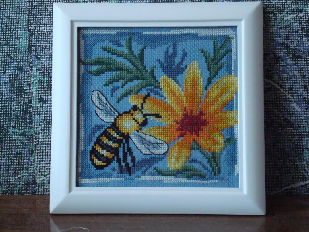 Трудолюбивая пчелка