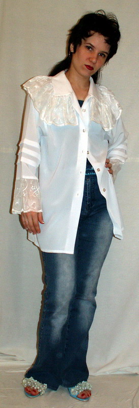 Белая блузка