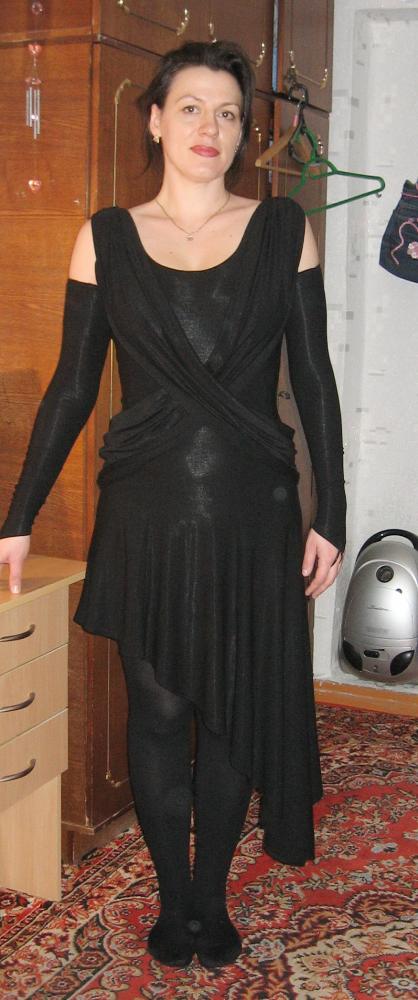 платье из очень тянущегося трикотажа