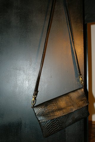 сумка-клатч из темно-коричневой иск. кожи