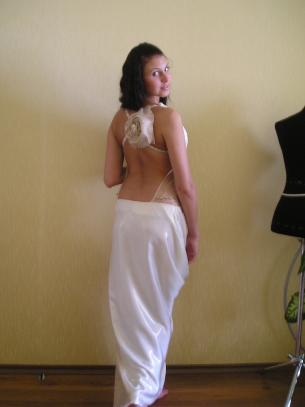 Выпускное в греческом стиле. Вид сзади