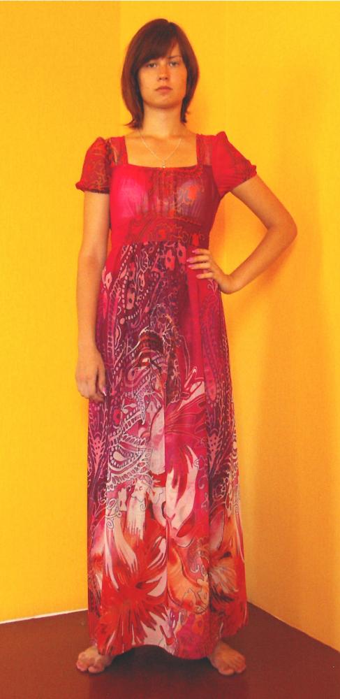 Малиновое платье