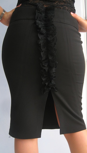 Юбка с кружевом по спинке