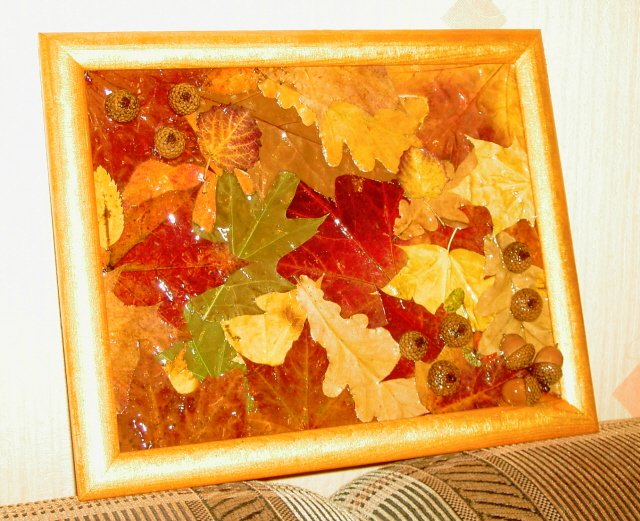 Панно из осенних листьев