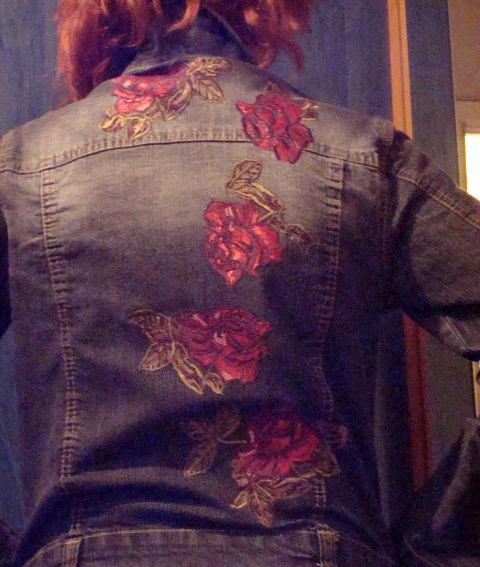 Джинсовая куртка - аппликации на спинке