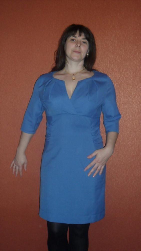 синее платье 