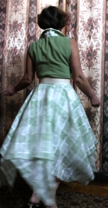 зеленое платье