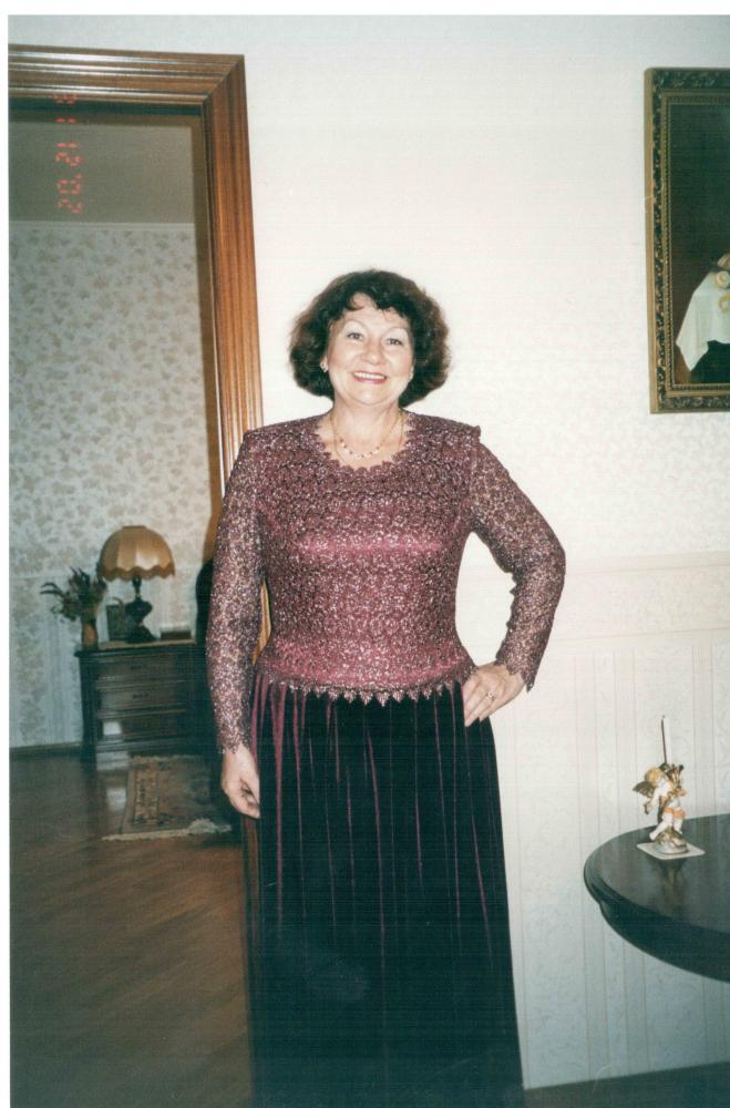 Платье из бархата-стрейч и кружевного полотна