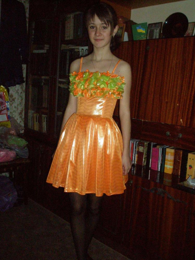 оранжевое платье_thumb.jpg