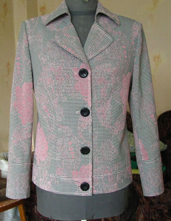 простая курточка