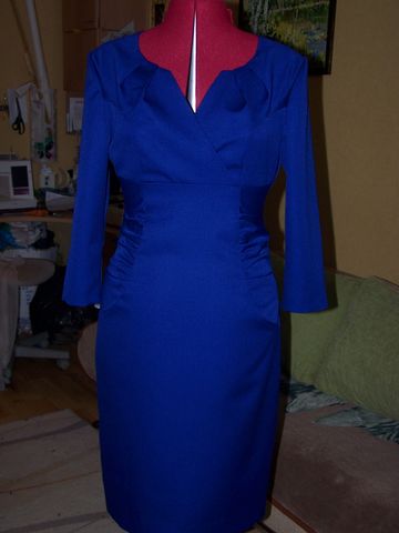 синее платье