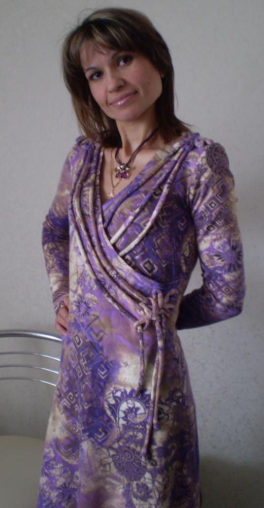 Трикотажное платье с плетеным декором