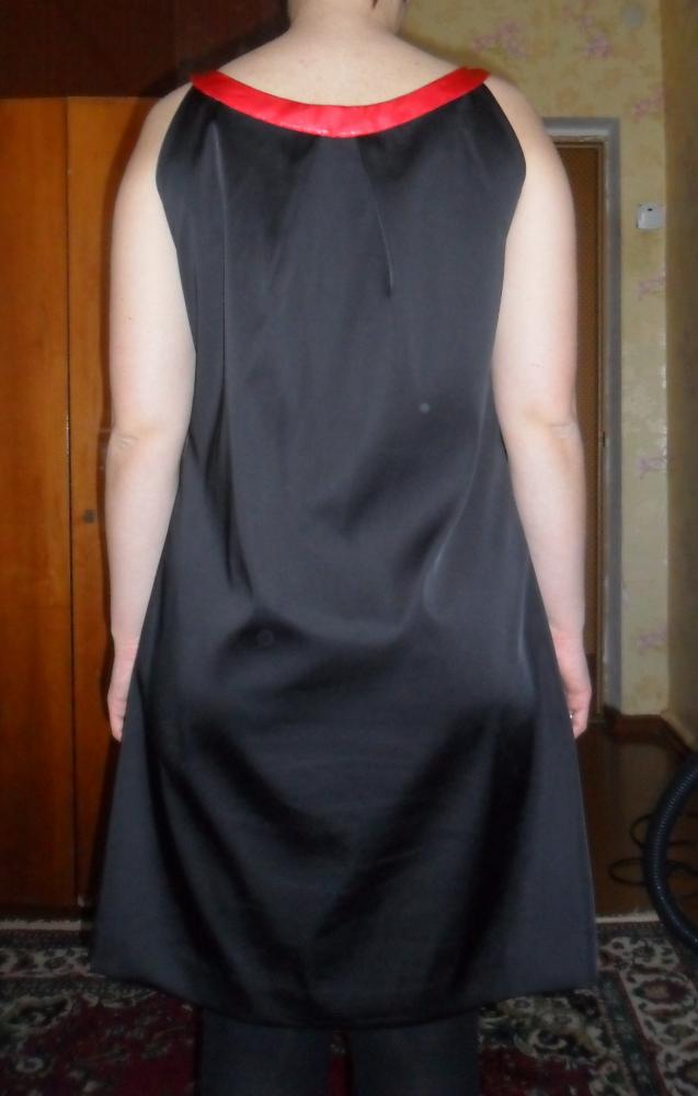 платье из атласа