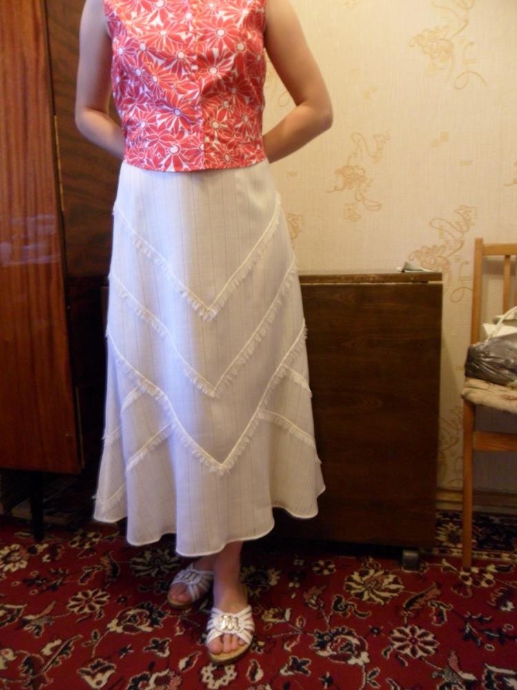 Юбка с отделкой из бахромы