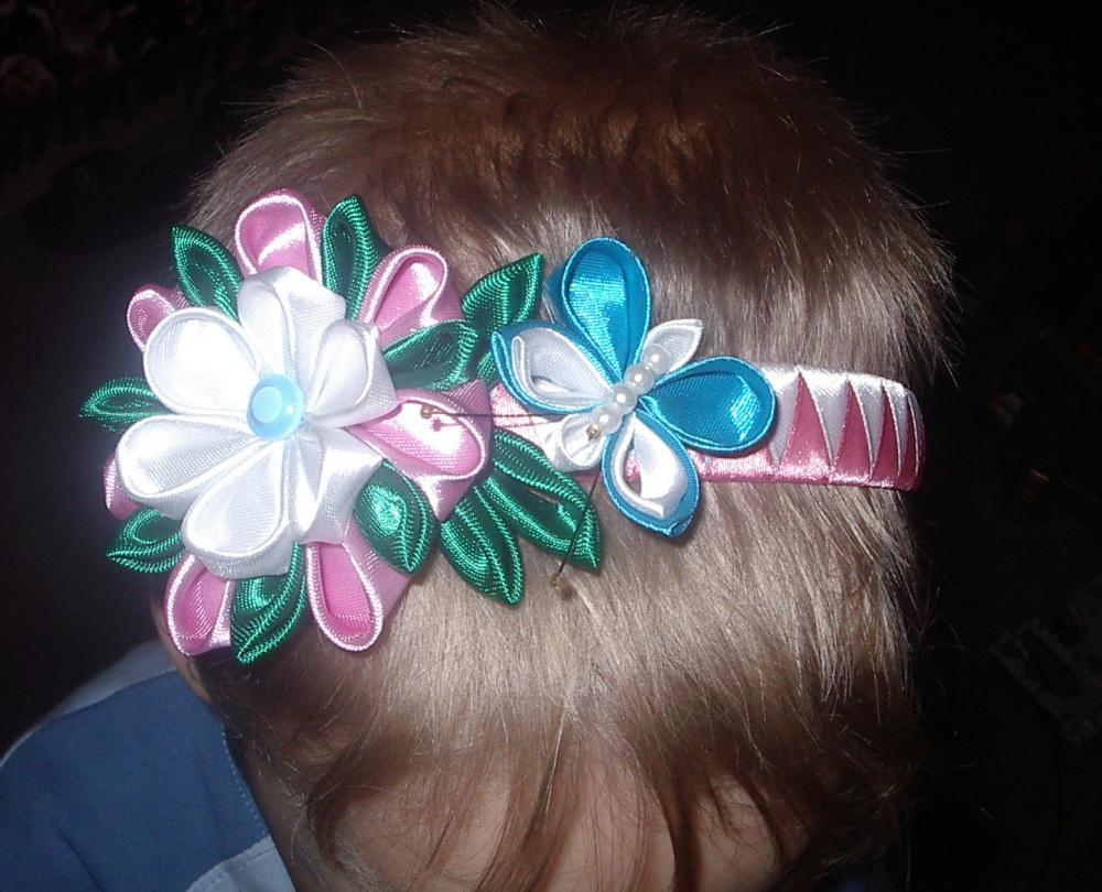 002 Ободок с розовым цветком и бабочкой Ц-380.jpg