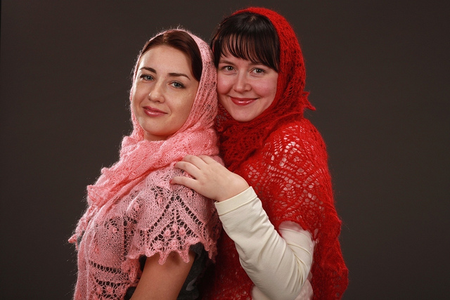  echo flowers shawl и  Shawl Filigrano in red