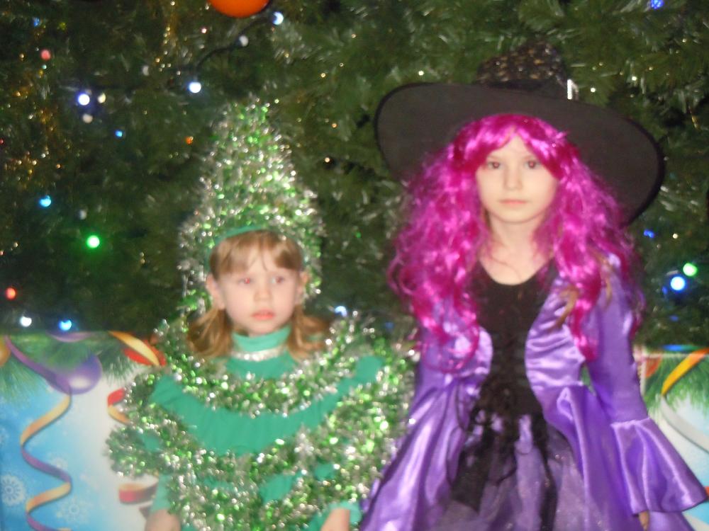 костюмы ведьмочки и ёлочки