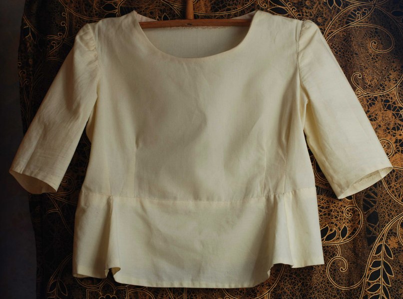 Переделала прошлогоднюю блузку