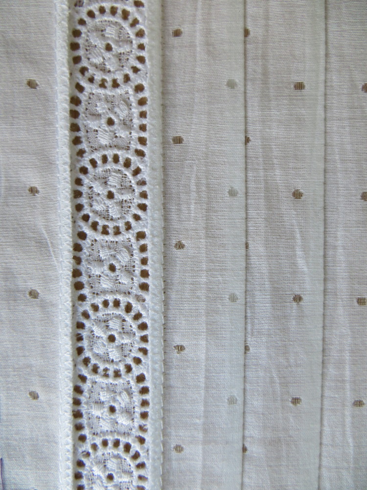 Белая блуза с шитьём