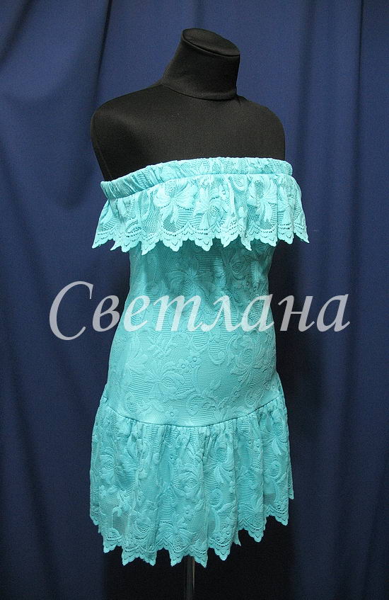 И воторое платице из той же ткани, но на другую фигуру...