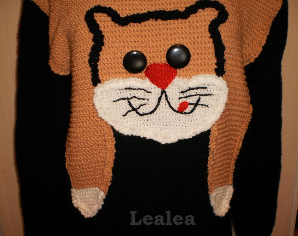 Свитер с котом.