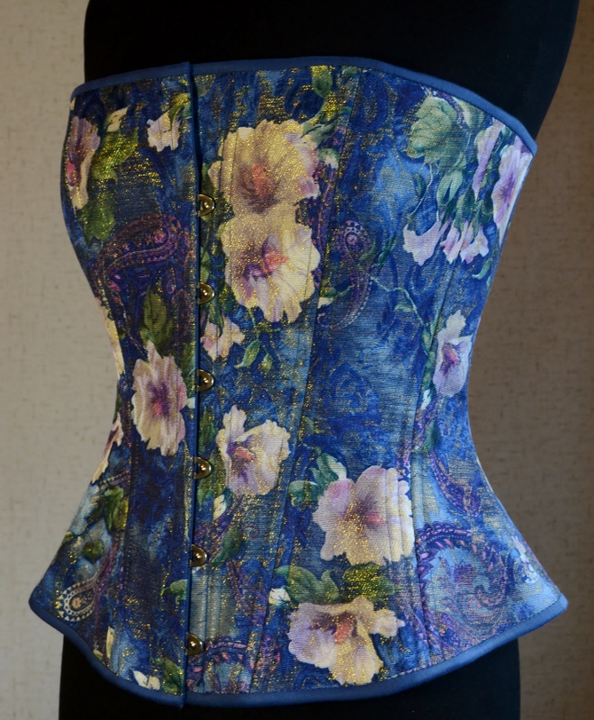 Corset with flowers (8).jpg