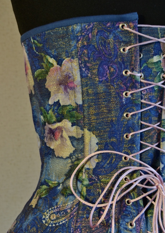 Corset with flowers (7).jpg