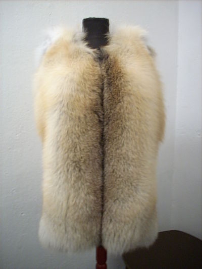 жилет из высветленного бобра и лисы