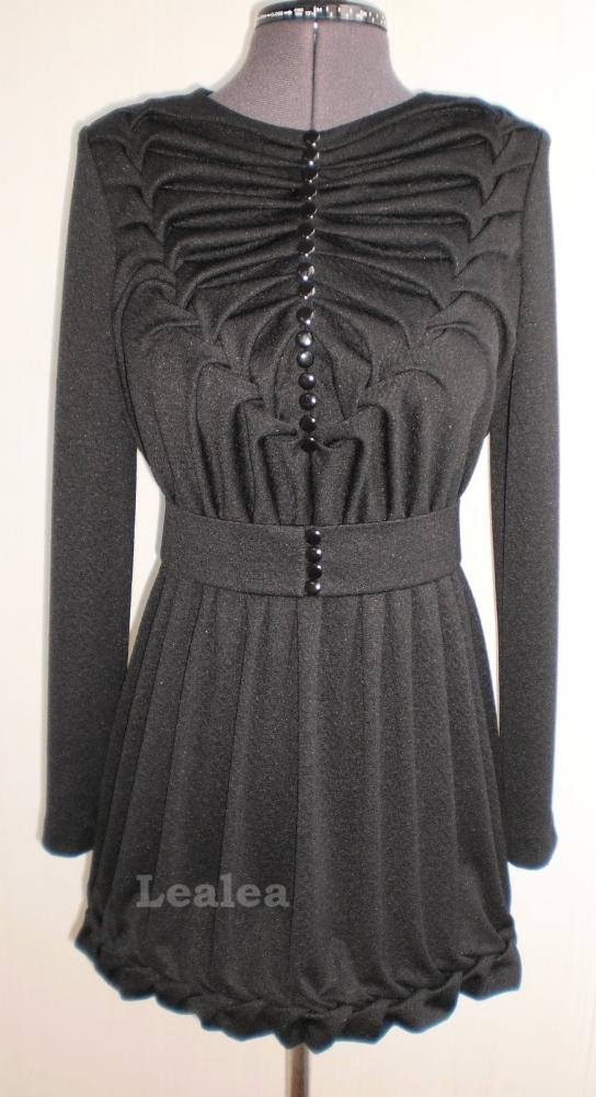 Платье с вафельным декором.