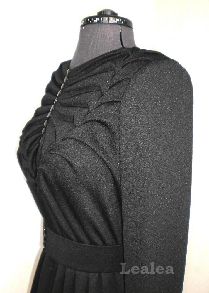 Платье с вафельным декором.