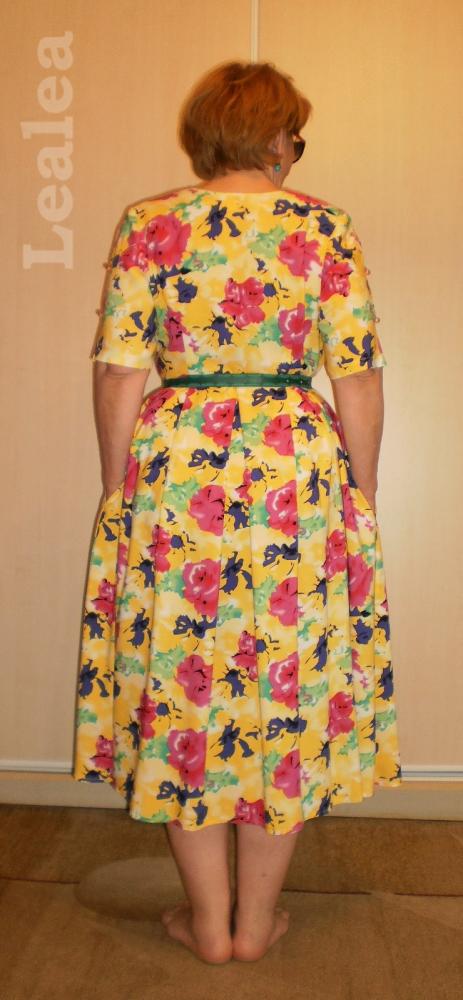 Платье летнее , пахнущее розами.