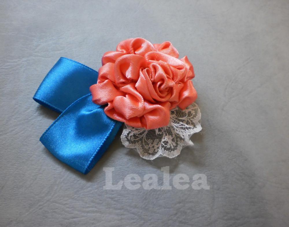 Бутоньерки для одиноких парней на свадьбе.