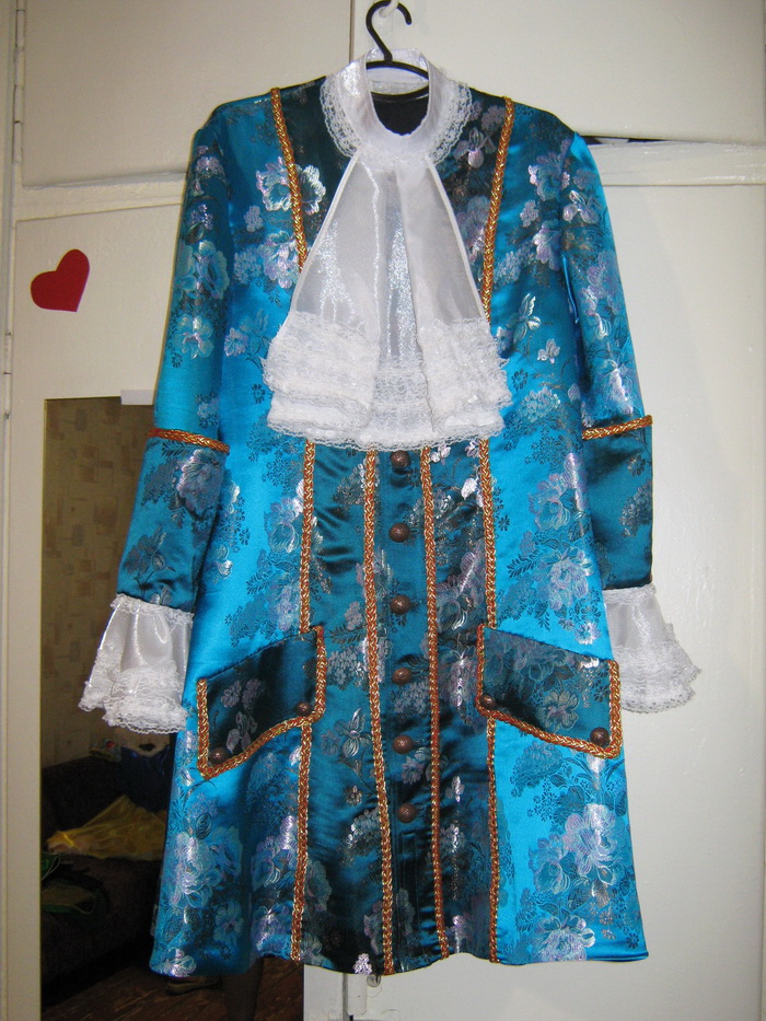 Костюмы для утренников.