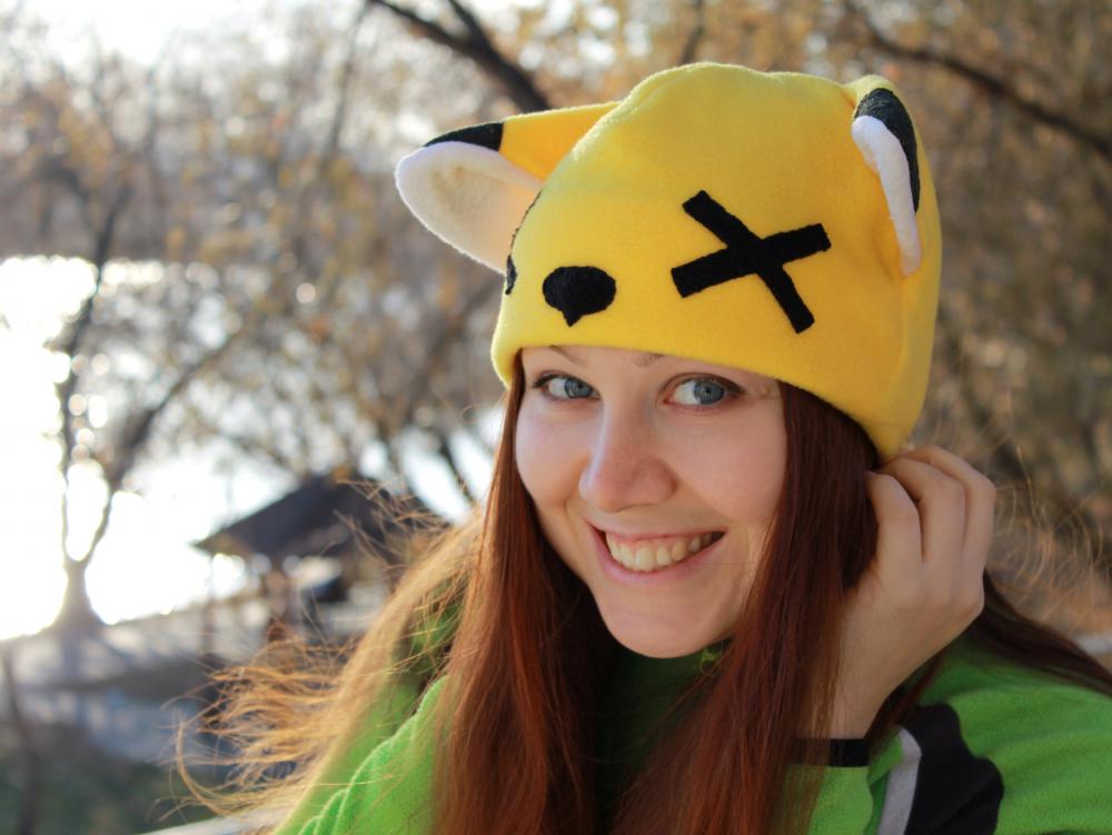 Yellow_Hat7_.jpg
